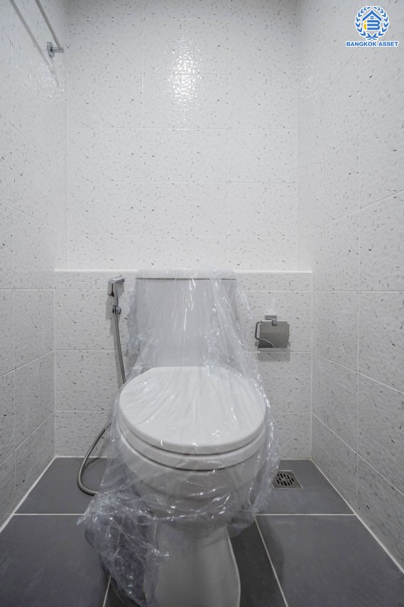 บ้านมือสองตกแต่งใหม่ สุดคุ้ม! โครงการ ภัสสร8 บางใหญ่ ดีไซน์สวย เนื้อที่ 50.7 ตร.ว. ฟังก์ชัน 4 ห้องนอน 3 ห้องน้ำ จอดรถได้ 2 คัน แต่งครบพร้อมอยู่ บนทำเลศักยภาพ โครงการติดถนนใหญ่ เข้า-ออกสะดวก ใกล้เซ็นทรัลเวสต์เกต รถไฟฟ้า "สถานีตลาดบางใหญ่" และจุดขึ้นทางด่วน "ศรีรัช"